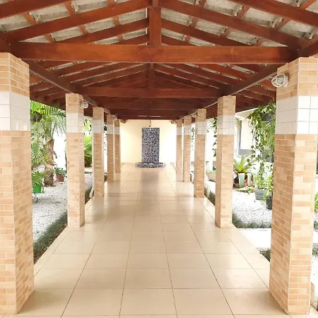Lindo apto com 3 quartos, apenas 1 quadra da praia das Toninhas-2